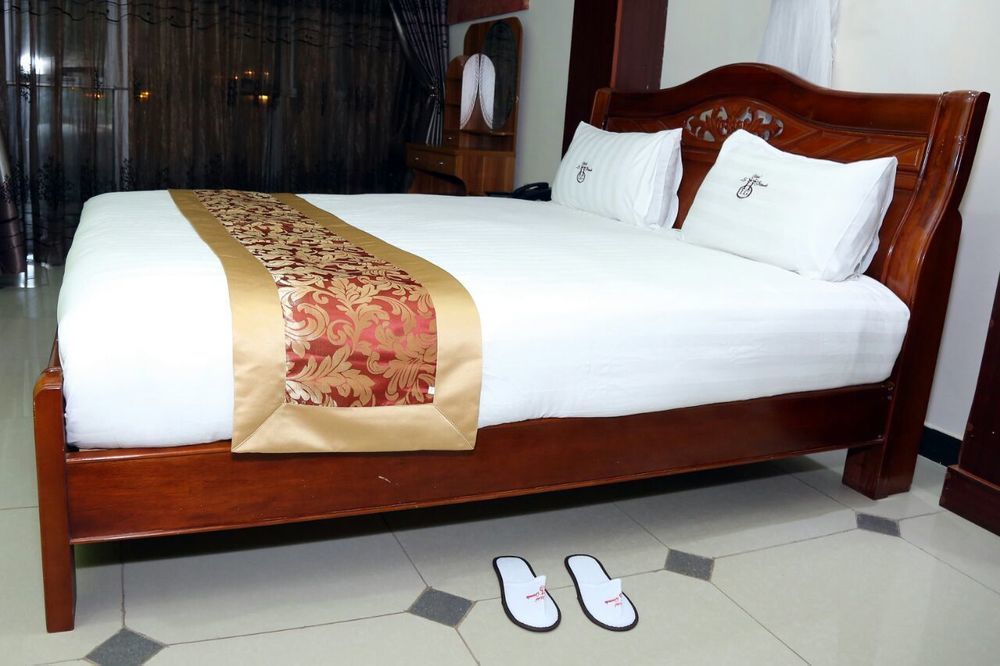 La Grande Hotel Kampala Dış mekan fotoğraf
