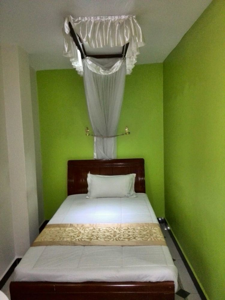 La Grande Hotel Kampala Dış mekan fotoğraf