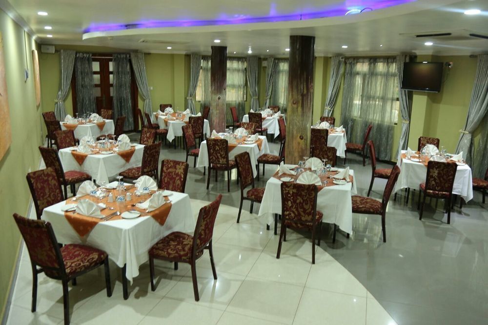 La Grande Hotel Kampala Dış mekan fotoğraf