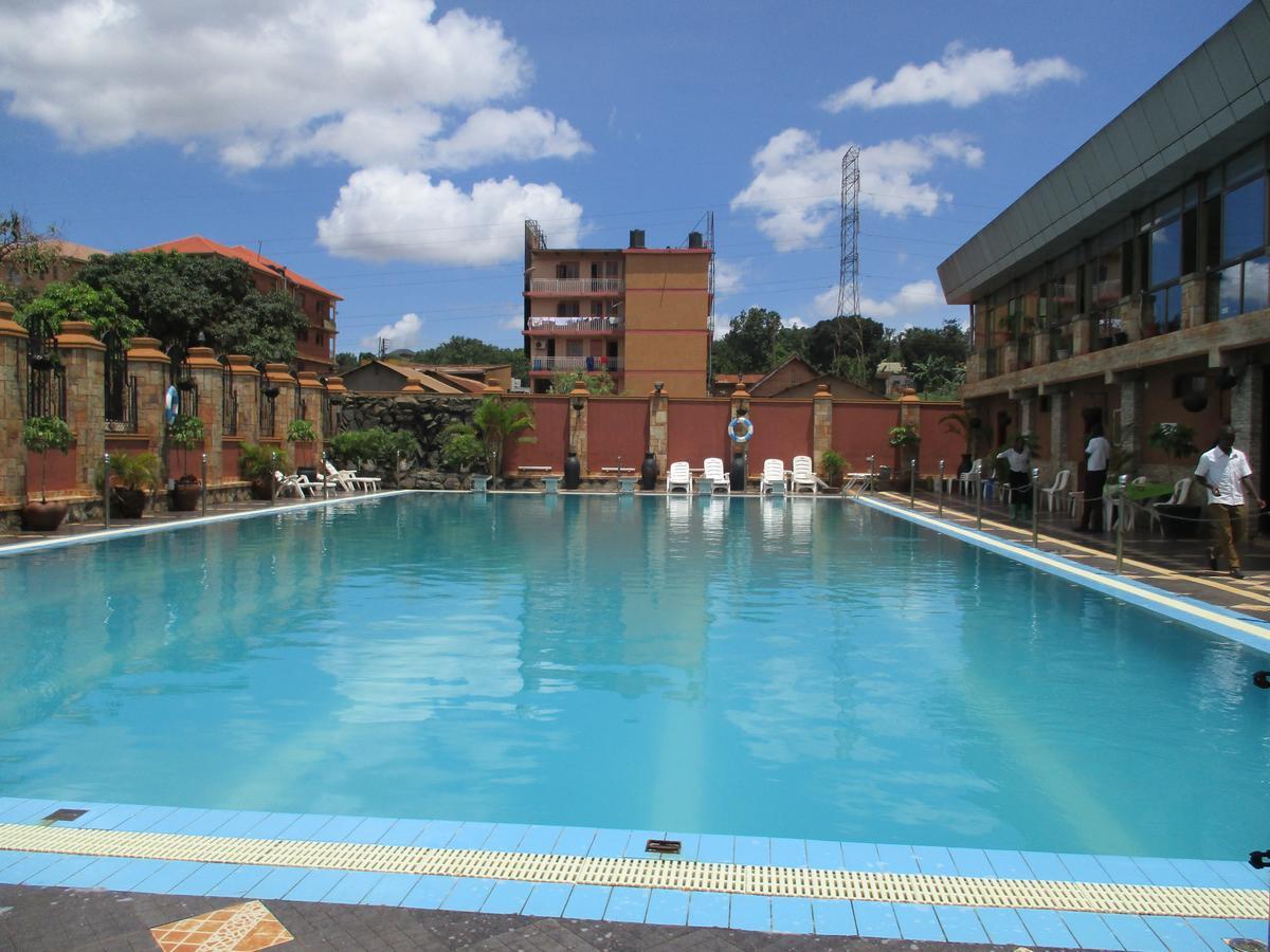 La Grande Hotel Kampala Dış mekan fotoğraf