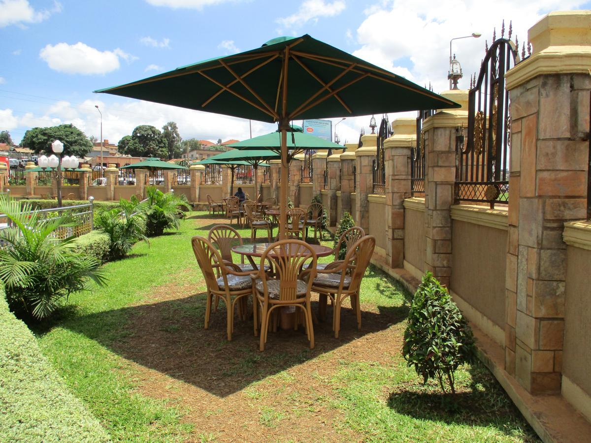 La Grande Hotel Kampala Dış mekan fotoğraf