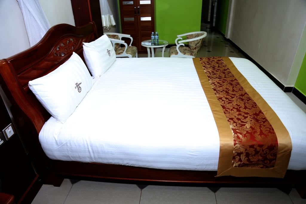 La Grande Hotel Kampala Dış mekan fotoğraf
