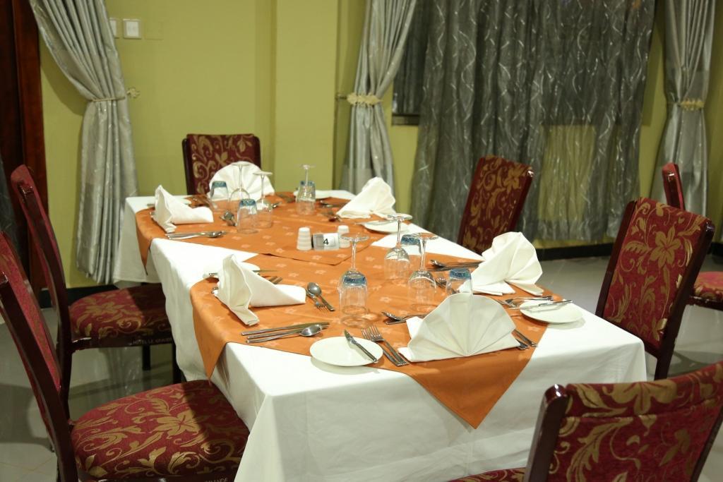 La Grande Hotel Kampala Dış mekan fotoğraf