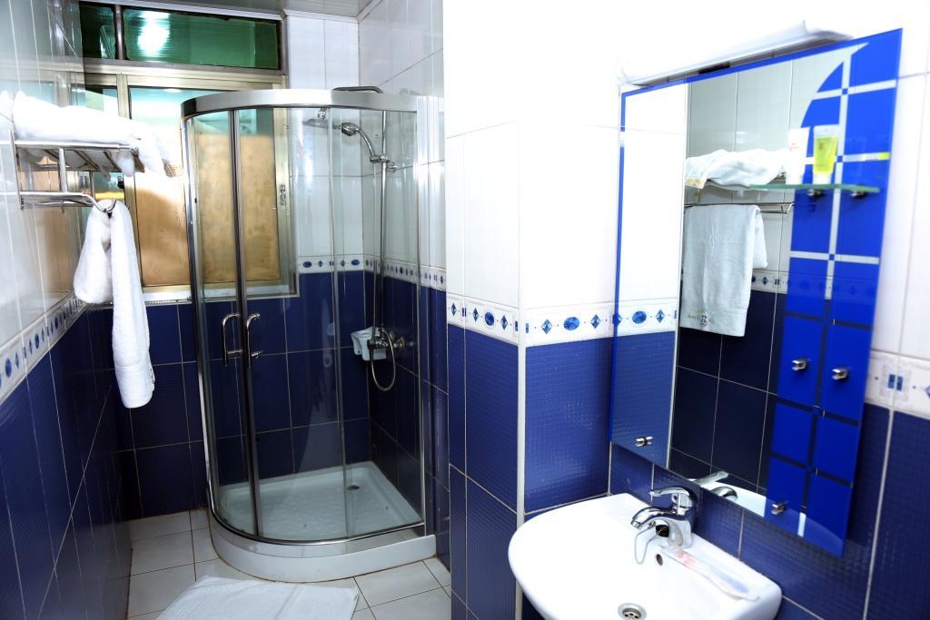 La Grande Hotel Kampala Dış mekan fotoğraf
