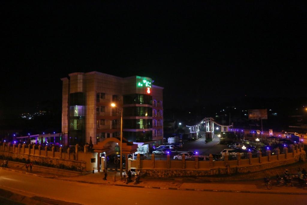 La Grande Hotel Kampala Dış mekan fotoğraf